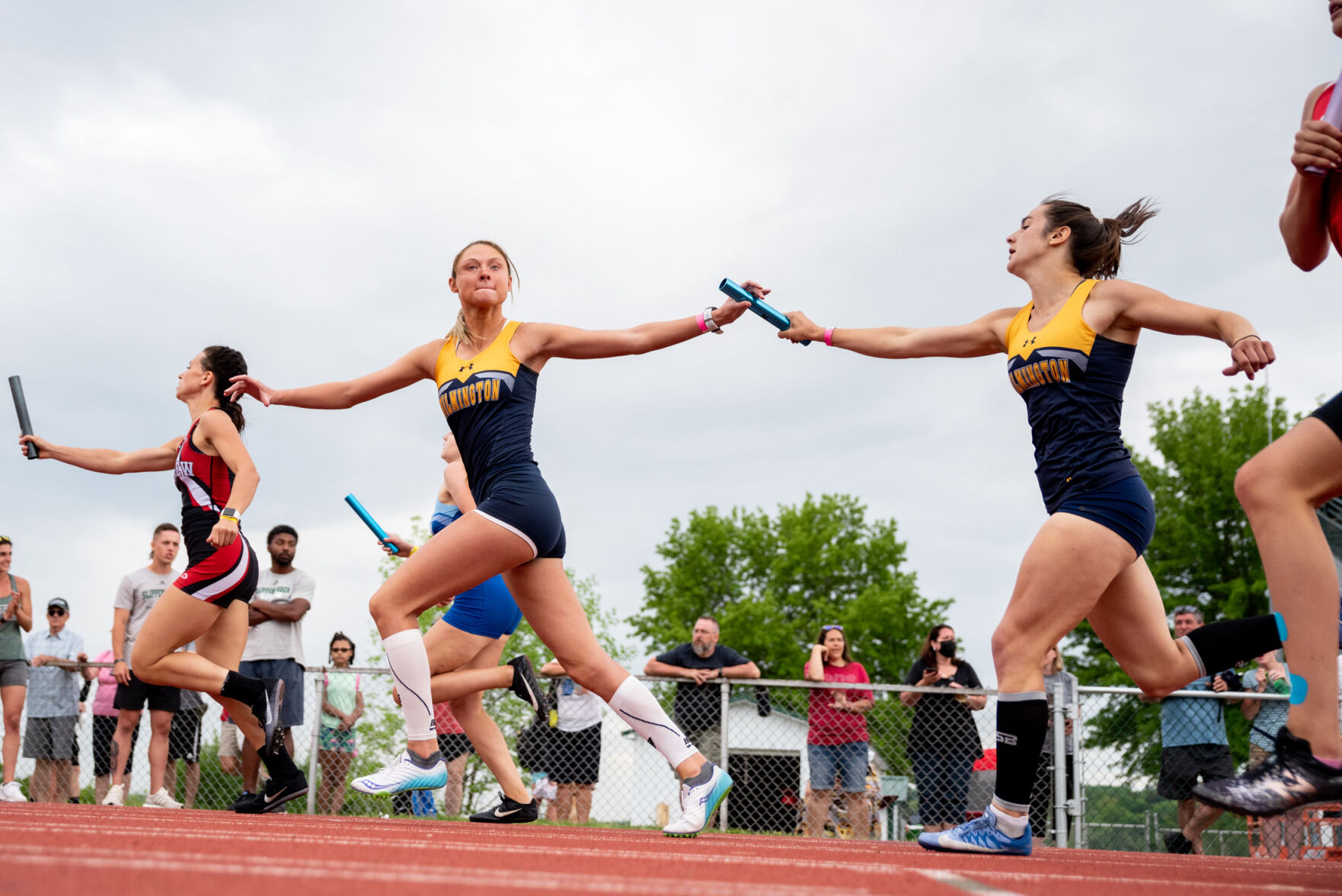 D10girls4x400-TM-1.jpg